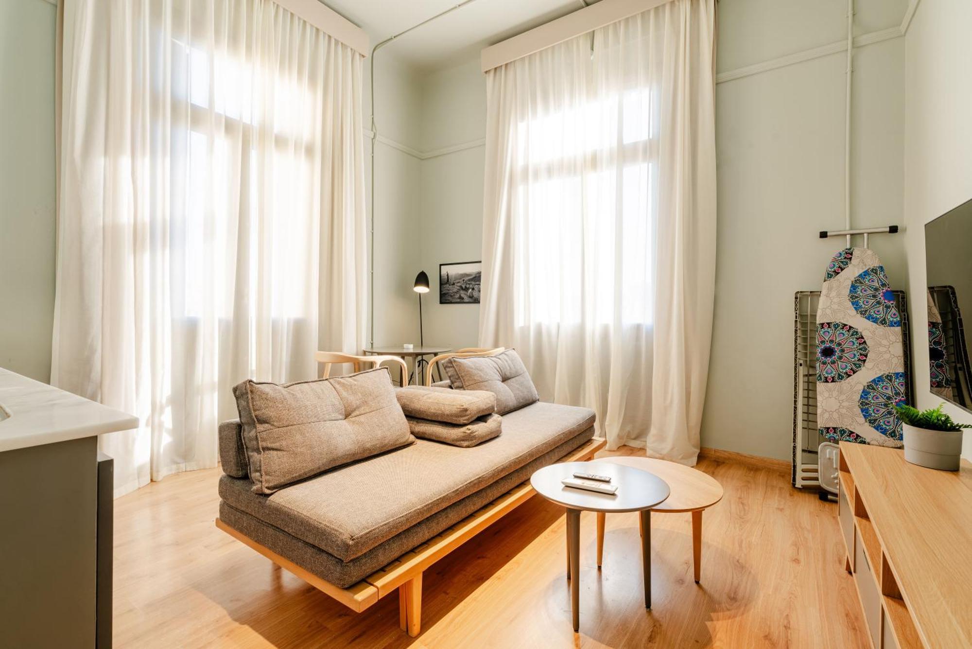 Grey L Studio Apartments Downtown Alexandria Menasce House Exterior foto