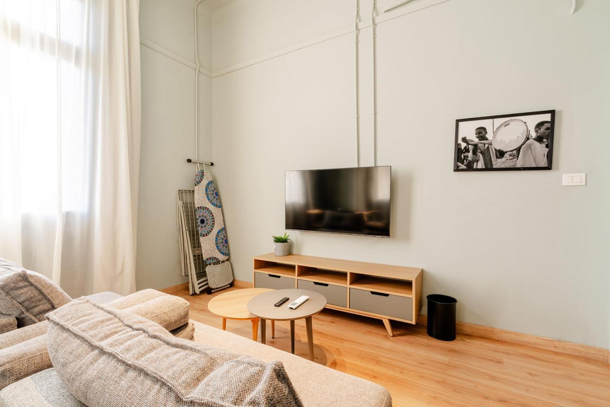 Grey L Studio Apartments Downtown Alexandria Menasce House Exterior foto